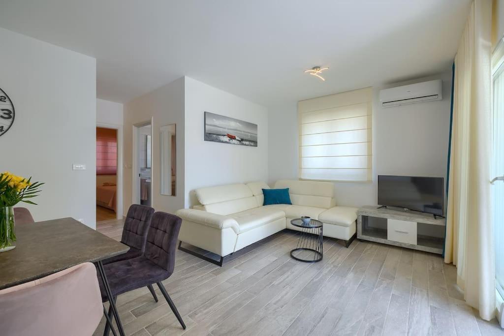 App Maria Apartment